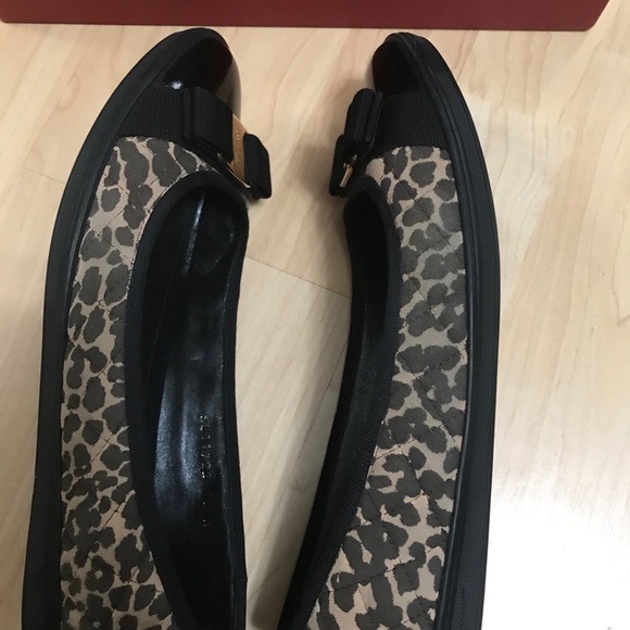 SALVATORE FERRAGAMO FLATS - Picture 4 of 7